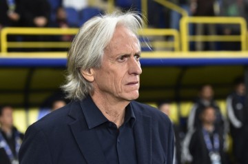 b体育app-5-2大胜！胜利主帅：我们有一名出色的前锋，不好的地方是丢了2球